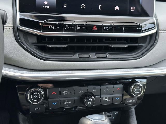 Certified 2024 Jeep Compass Limited image 31