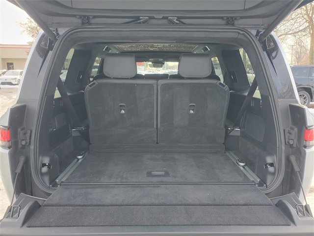 Used 2024 Rivian R1S Adventure image 30