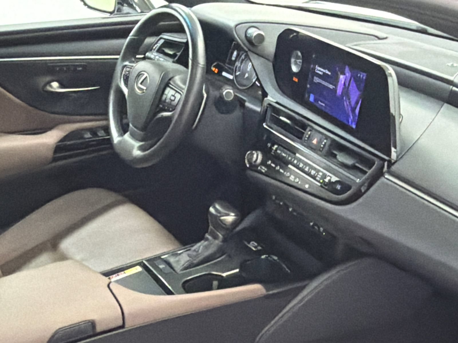 Used 2023 Lexus ES 250 w/ Premium Package AWD/4WD image 8