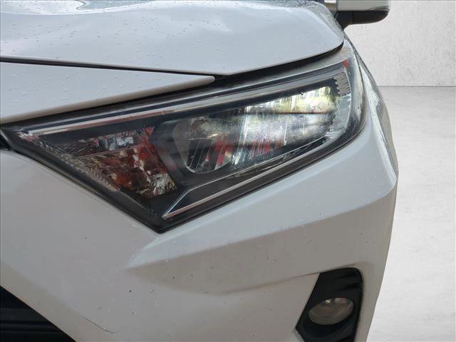 Used 2020 Toyota RAV4 XLE image 5
