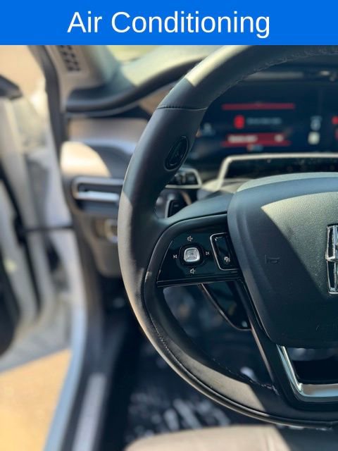 Certified 2025 Lincoln Corsair Reserve w/ Equipment Group 202A image 17