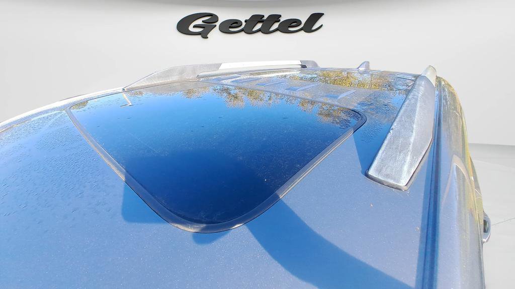 Used 2021 GMC Acadia SLT w/ Technology Package image 6