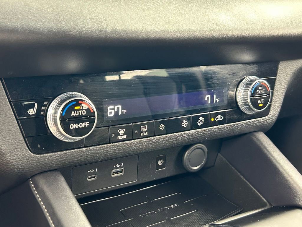 Used 2024 Mitsubishi Outlander SE image 31