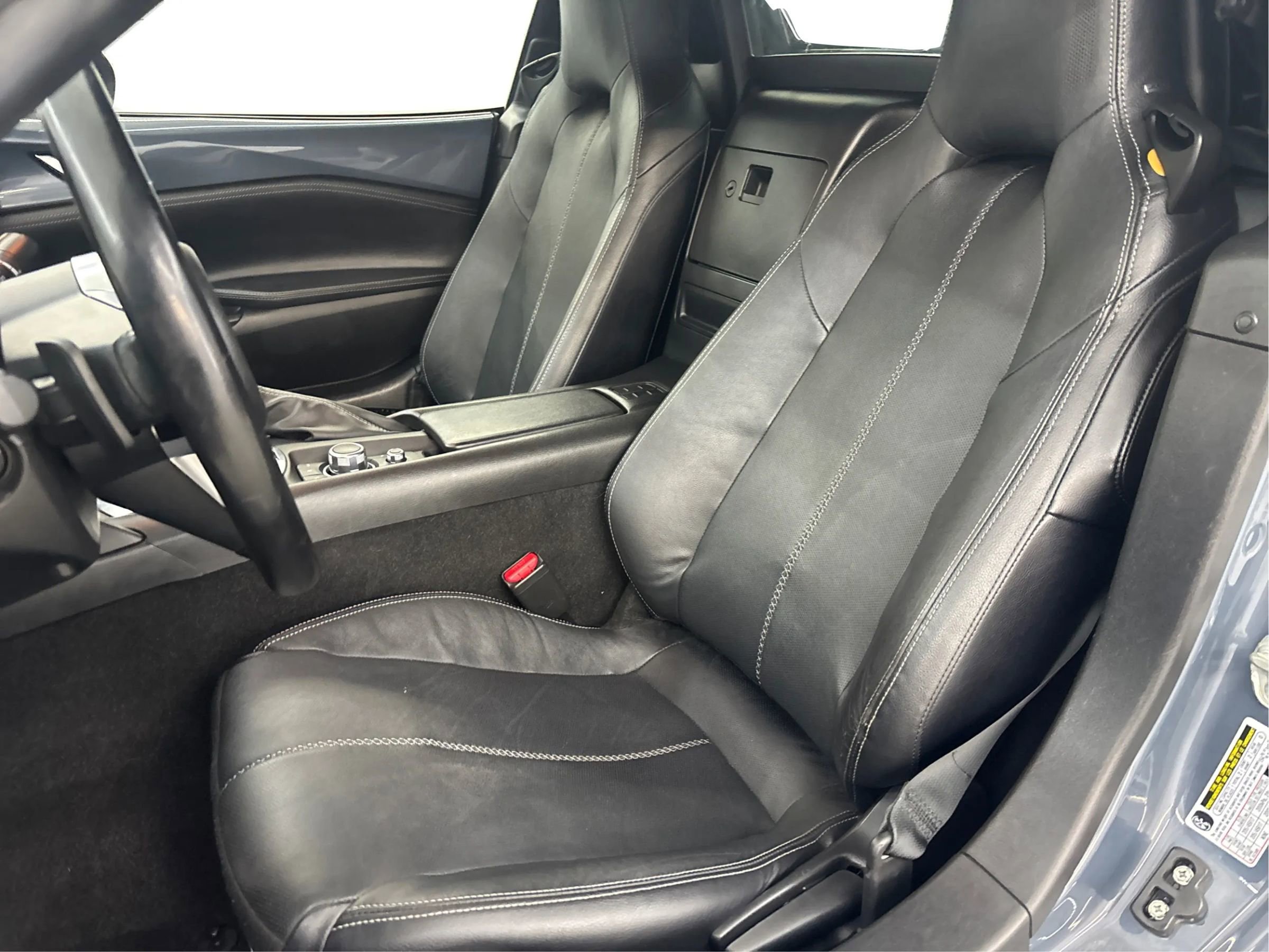 Used 2021 MAZDA MX-5 Miata RF Grand Touring RWD image 13