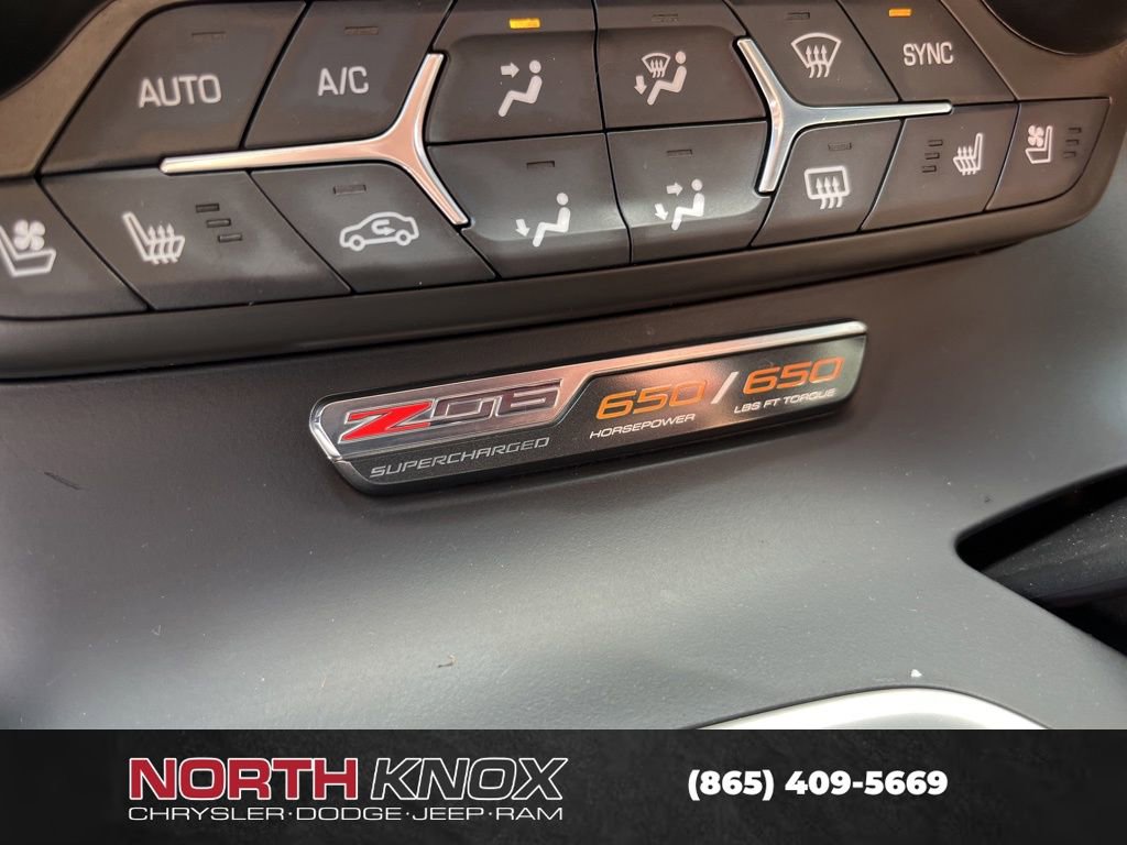 Used 2015 Chevrolet Corvette Z06 w/ 3LZ Preferred Equipment Group image 16