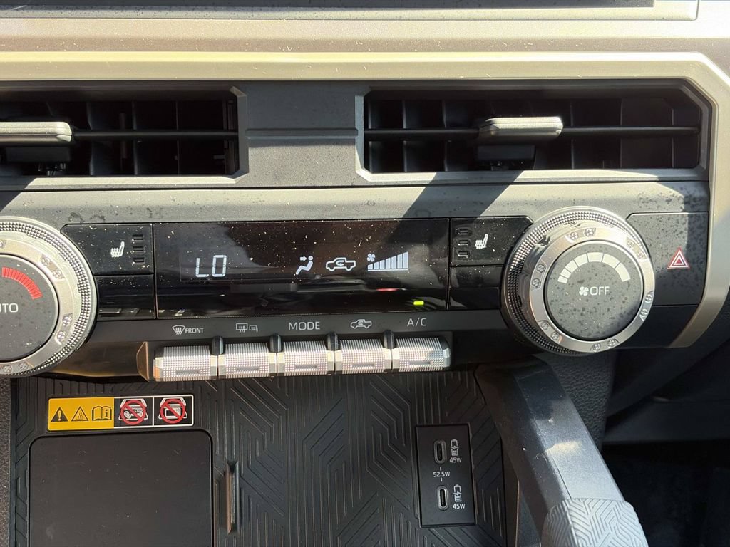 Used 2024 Toyota Tacoma SR5 AWD/4WD image 40