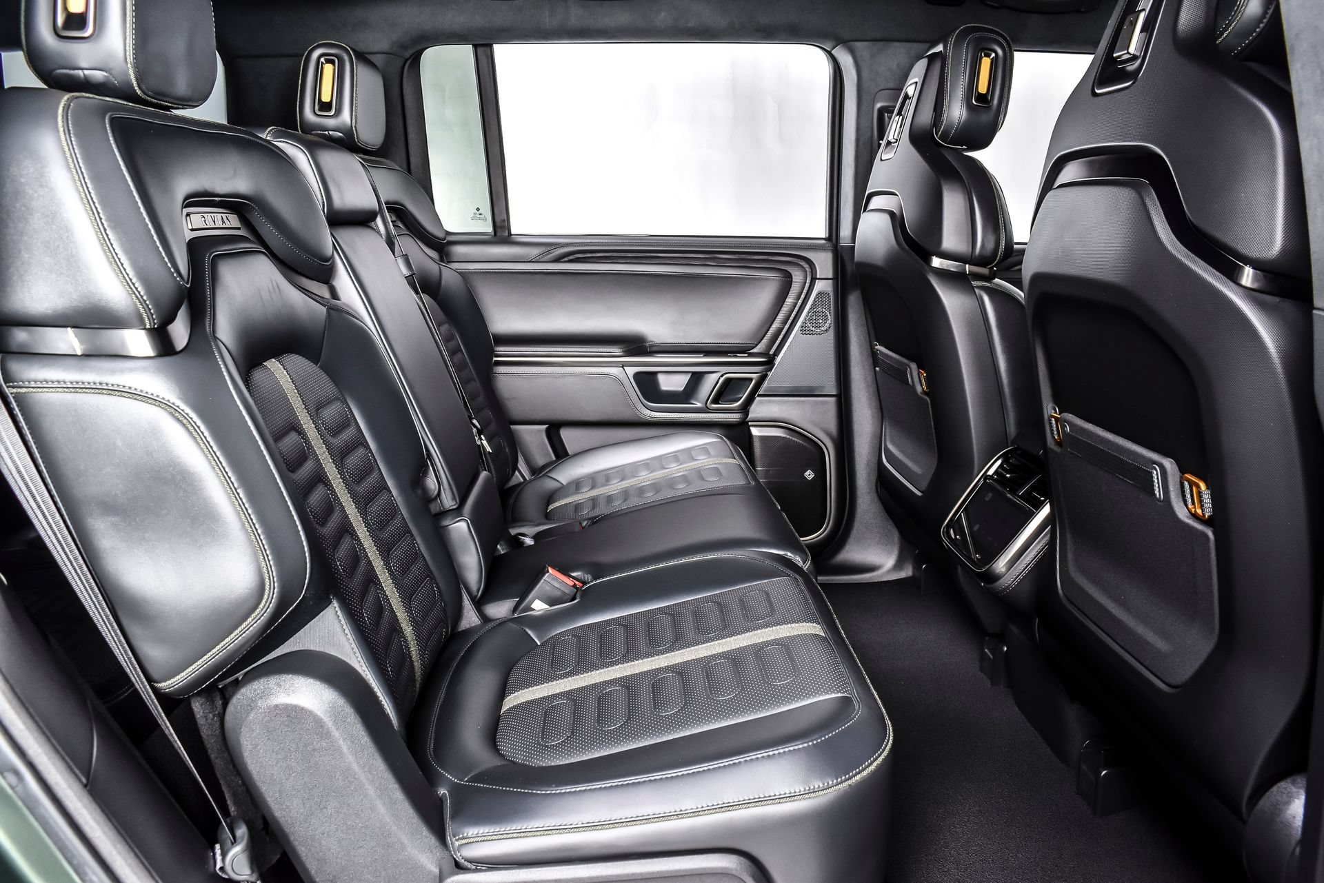 Used 2024 Rivian R1S Adventure AWD/4WD image 21