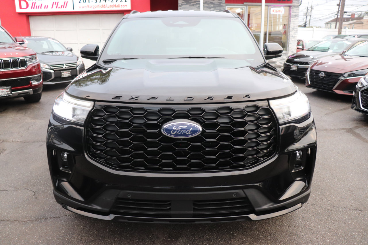 Used 2025 Ford Explorer ST-Line image 8