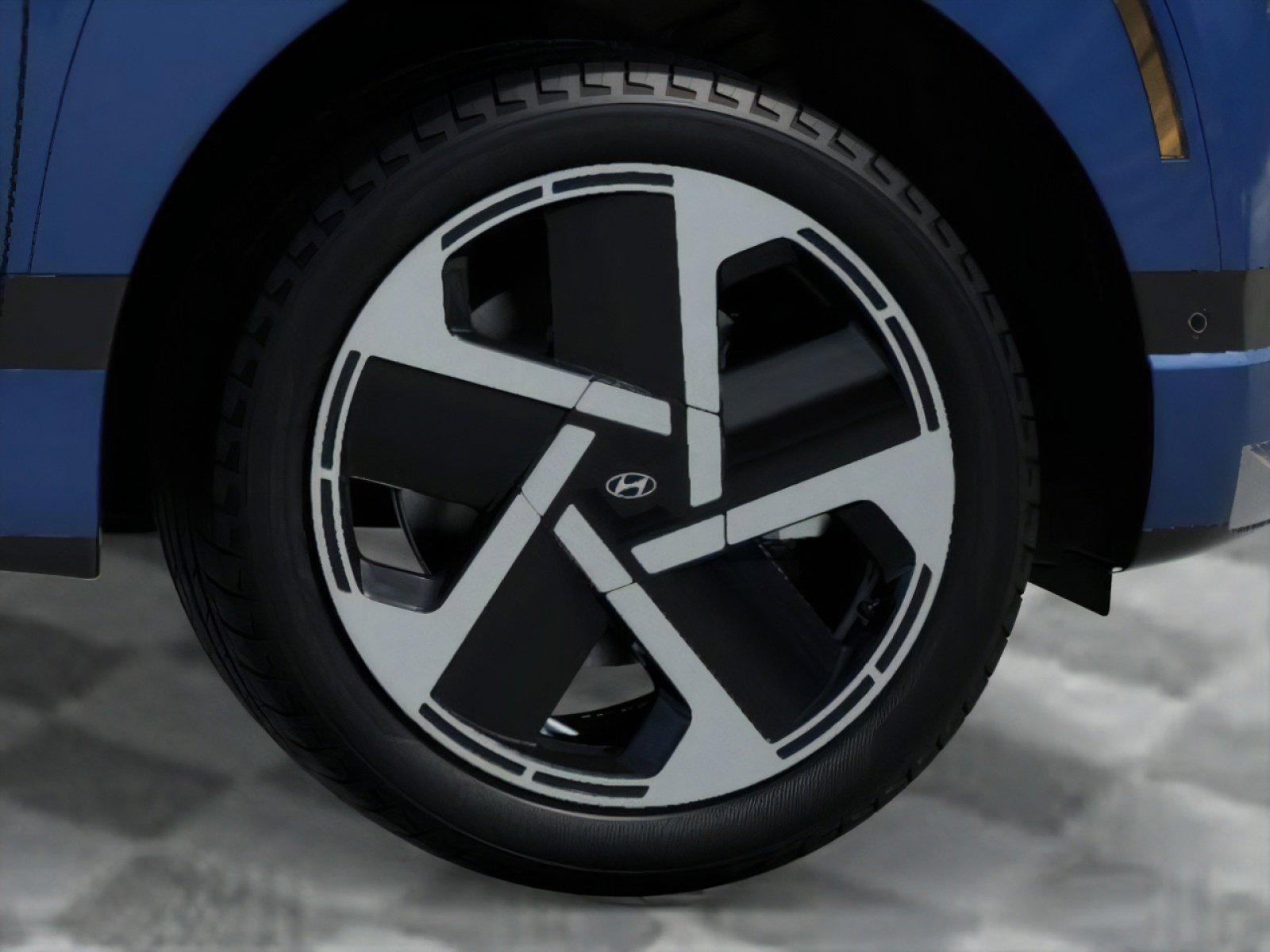 New 2026 Hyundai Ioniq 9 Calligraphy w/ Tow & Go Package image 8