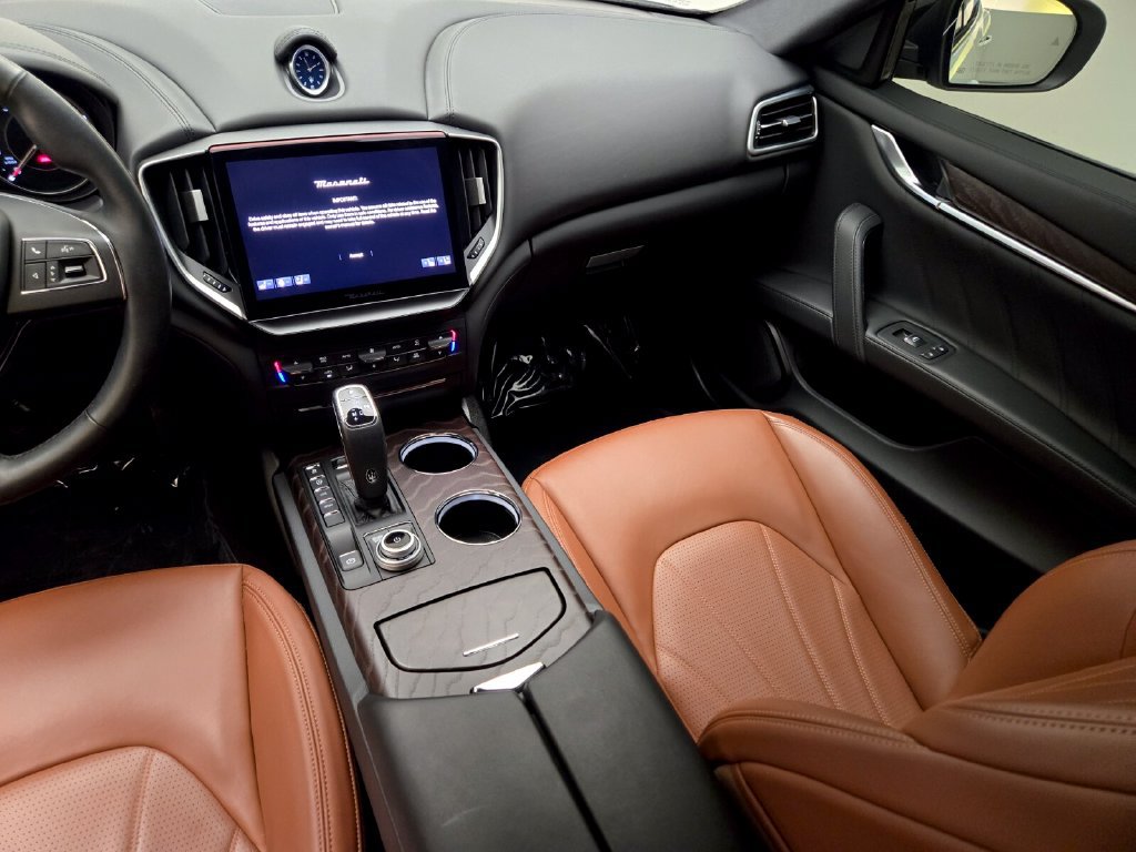 Certified 2023 Maserati Ghibli Modena RWD image 20