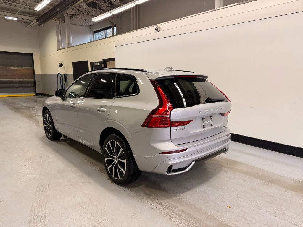 Used 2023 Volvo XC60 B5 Plus w/ Climate Package image 3