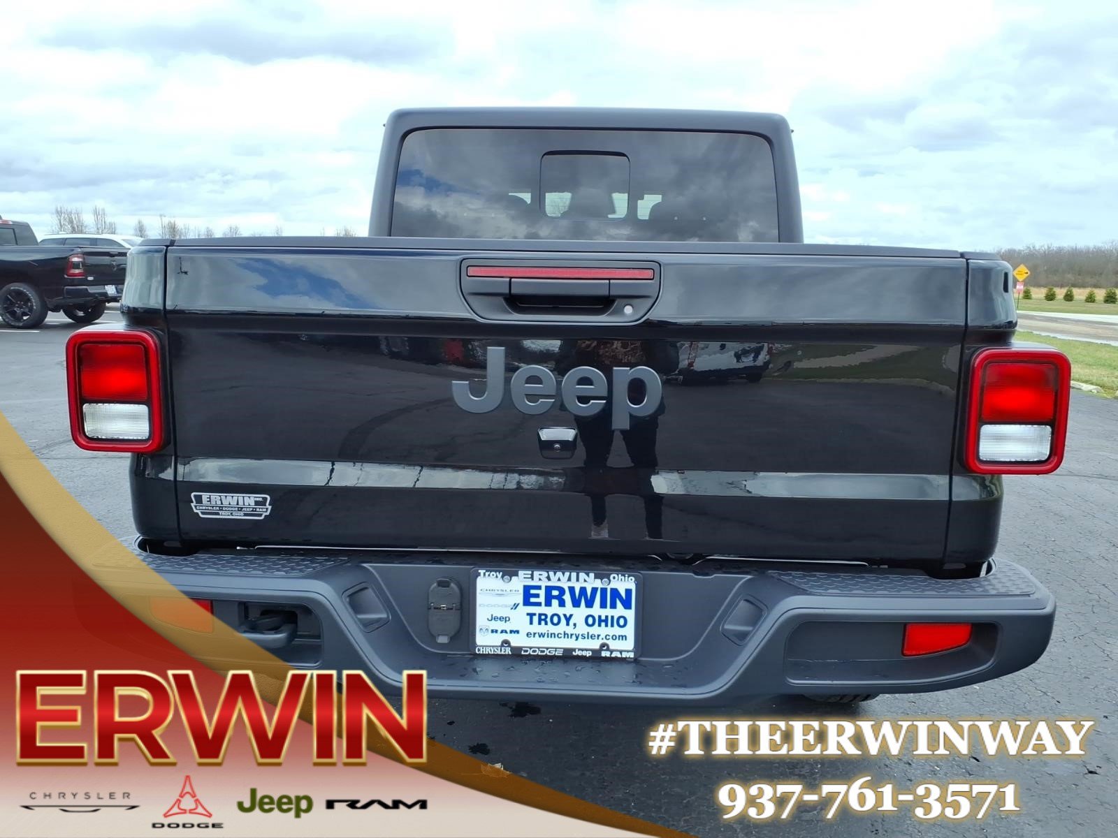 New 2026 Jeep Gladiator Sport AWD/4WD image 4