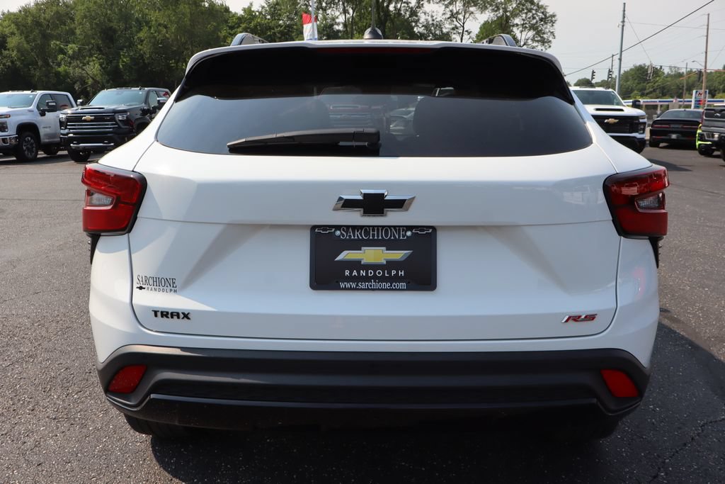Used 2024 Chevrolet Trax RS w/ Driver Confidence Package FWD image 38