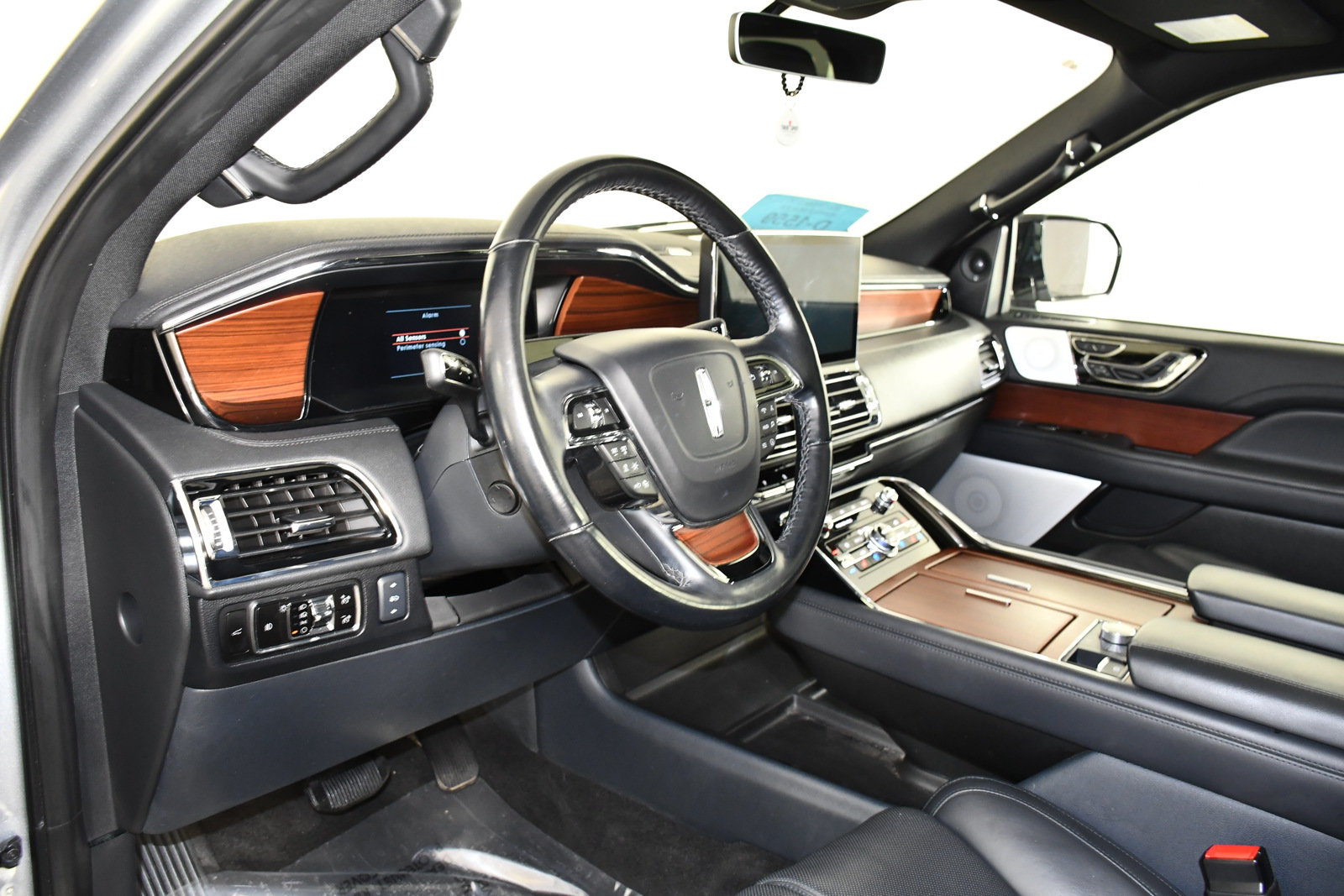 Used 2023 Lincoln Navigator L Reserve AWD/4WD image 42