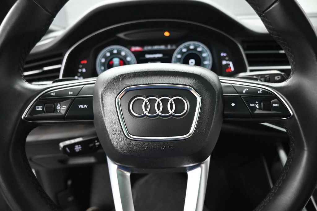 Used 2022 Audi Q7 2.0T Premium Plus w/ Premium Plus Package AWD/4WD image 12
