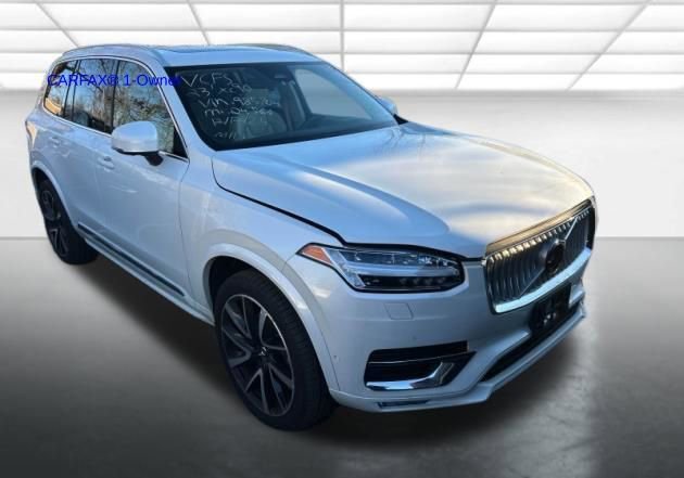 Certified 2023 Volvo XC90 B5 Plus w/ Protection Package Premier image 16