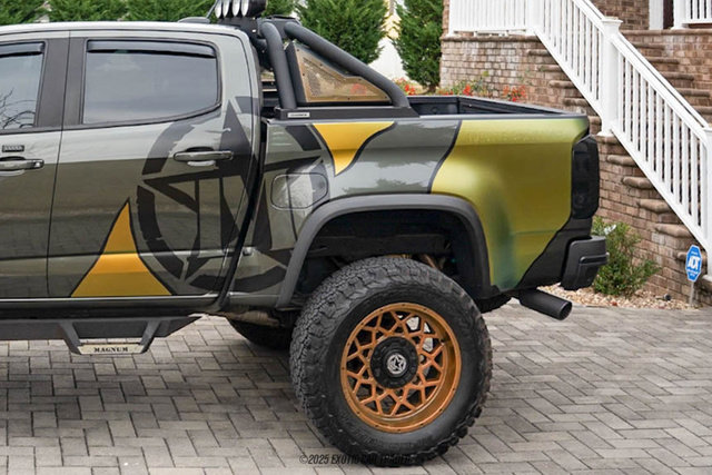 Used 2017 Chevrolet Colorado ZR2 w/ LPO, Premium Interior Package image 5