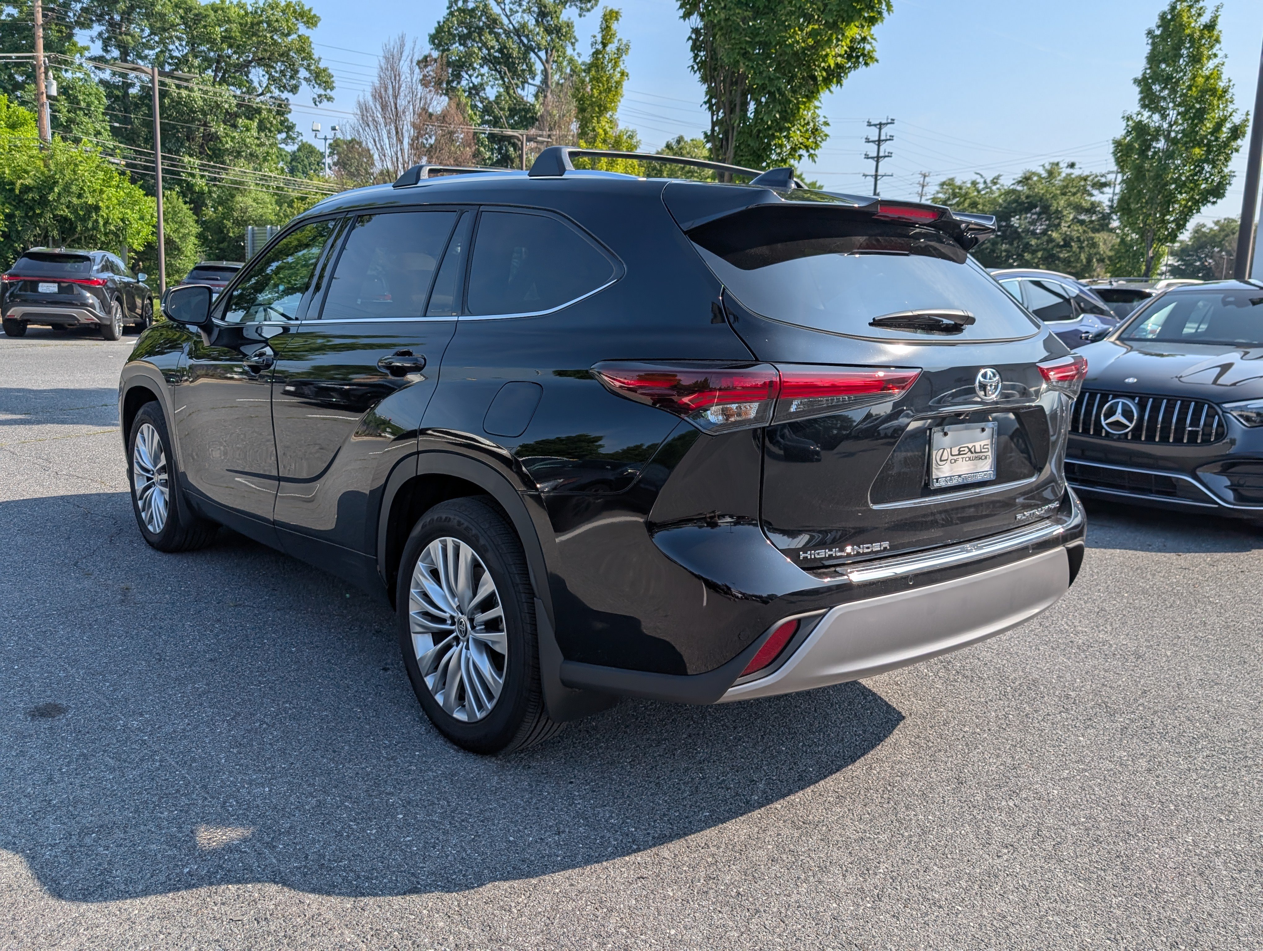 Used 2025 Toyota Highlander Platinum AWD/4WD image 5