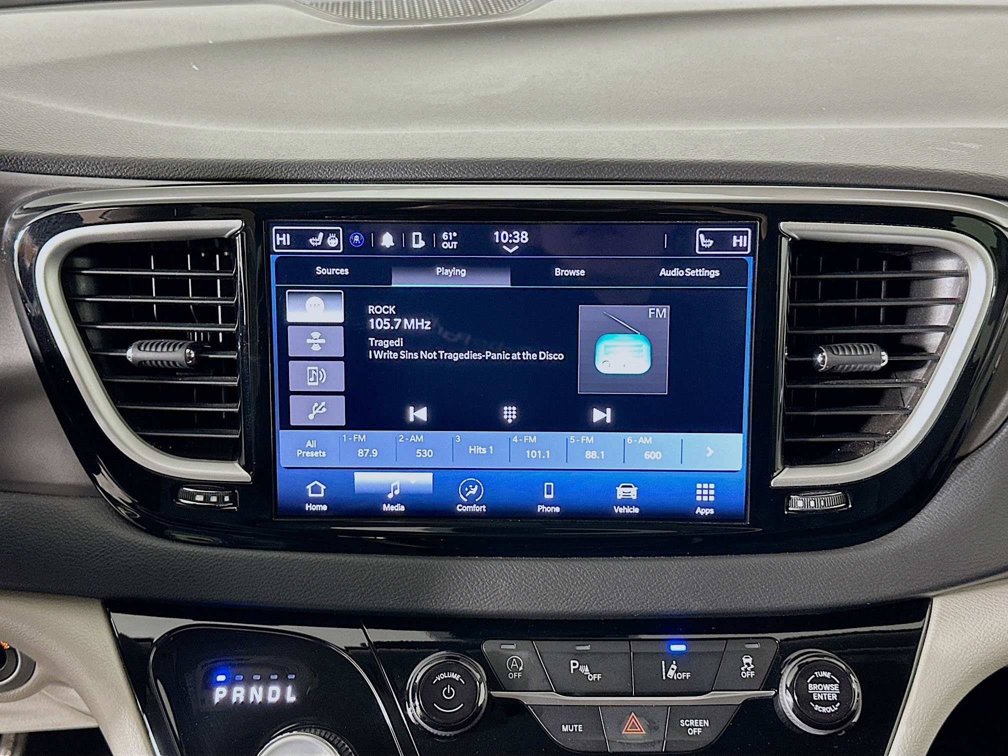 Used 2024 Chrysler Pacifica Touring-L image 21