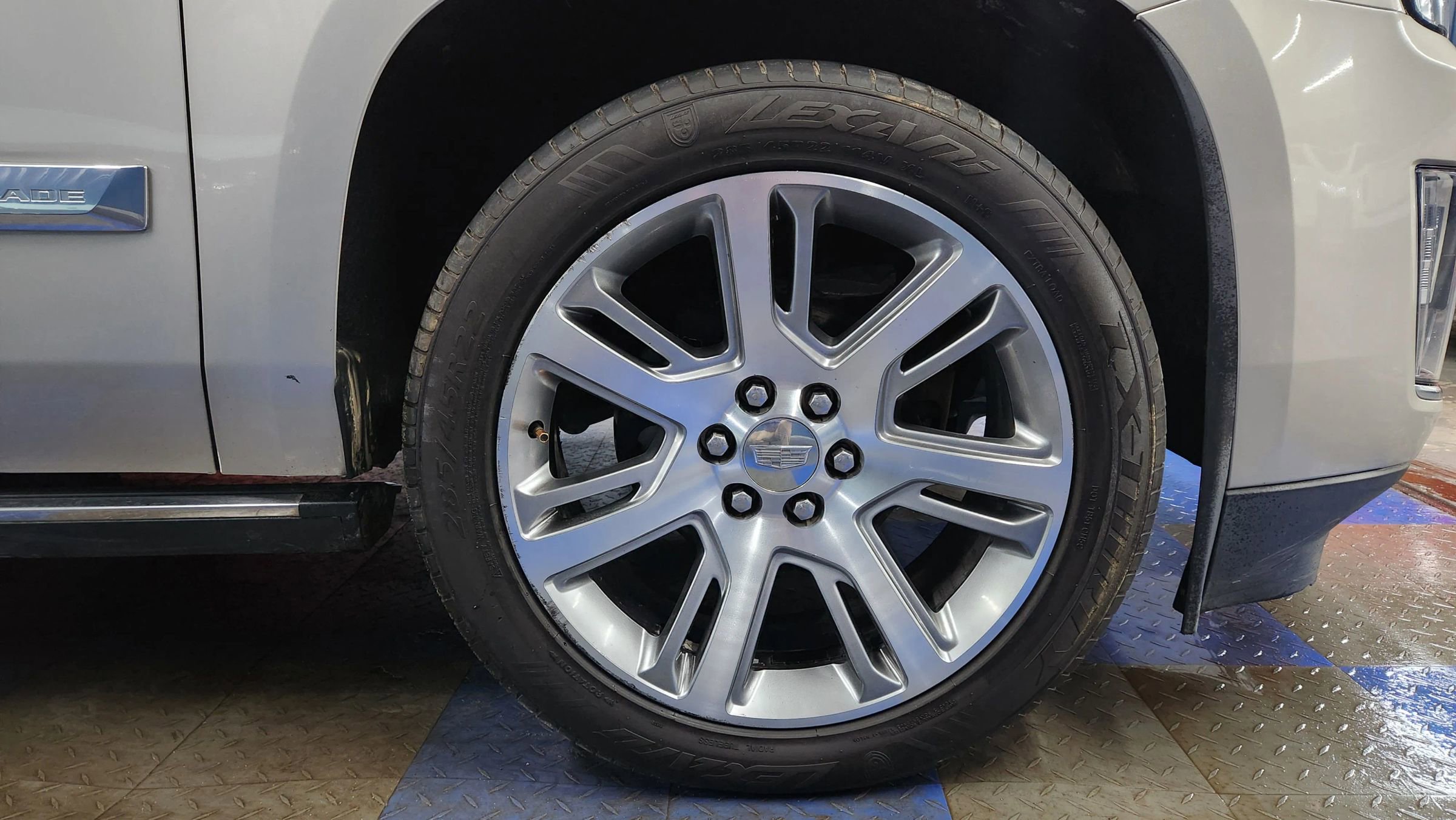 Used 2015 Cadillac Escalade Premium image 72