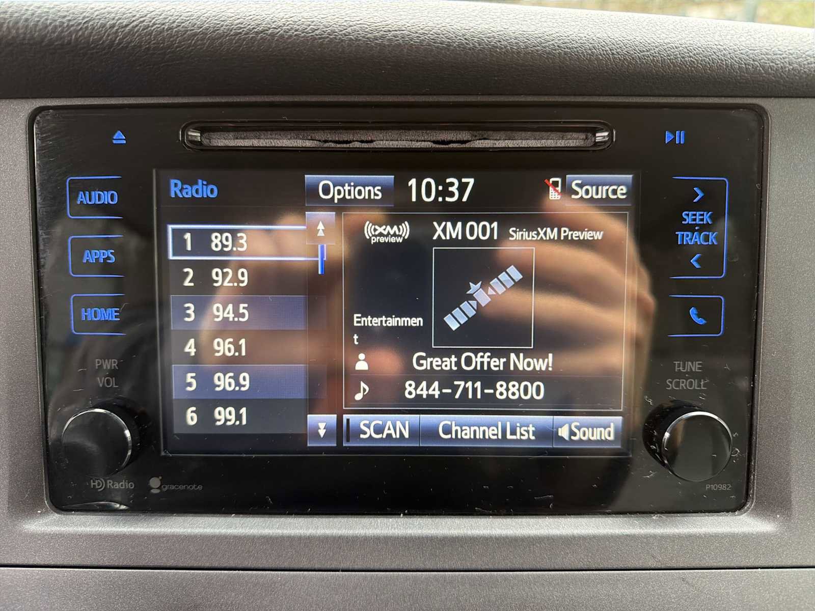 Used 2015 Toyota Sienna LE image 13