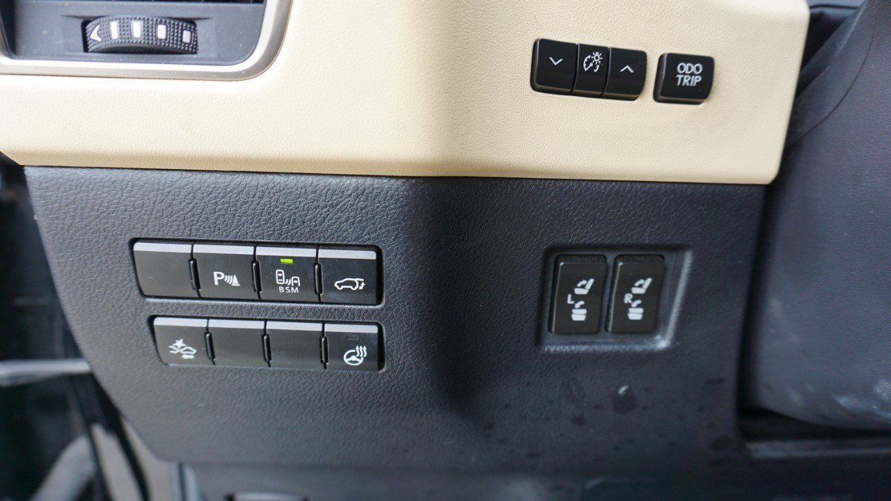 Used 2015 Lexus NX 200t FWD image 16