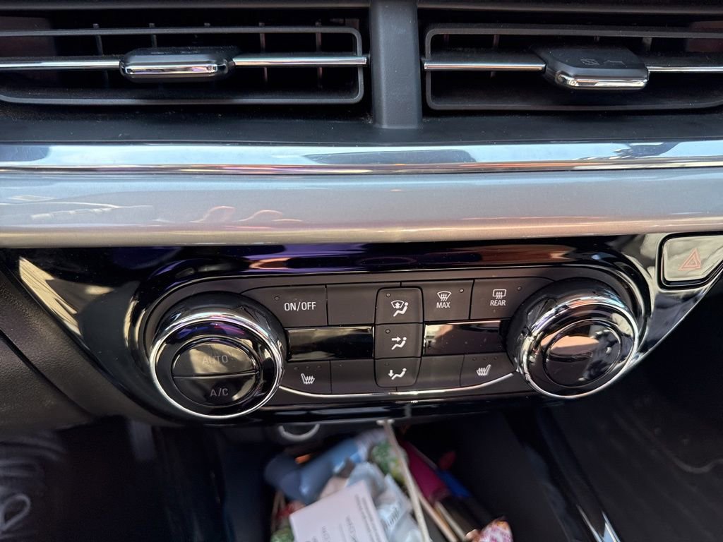 Used 2024 Chevrolet Trax LT w/ Driver Confidence Package image 28