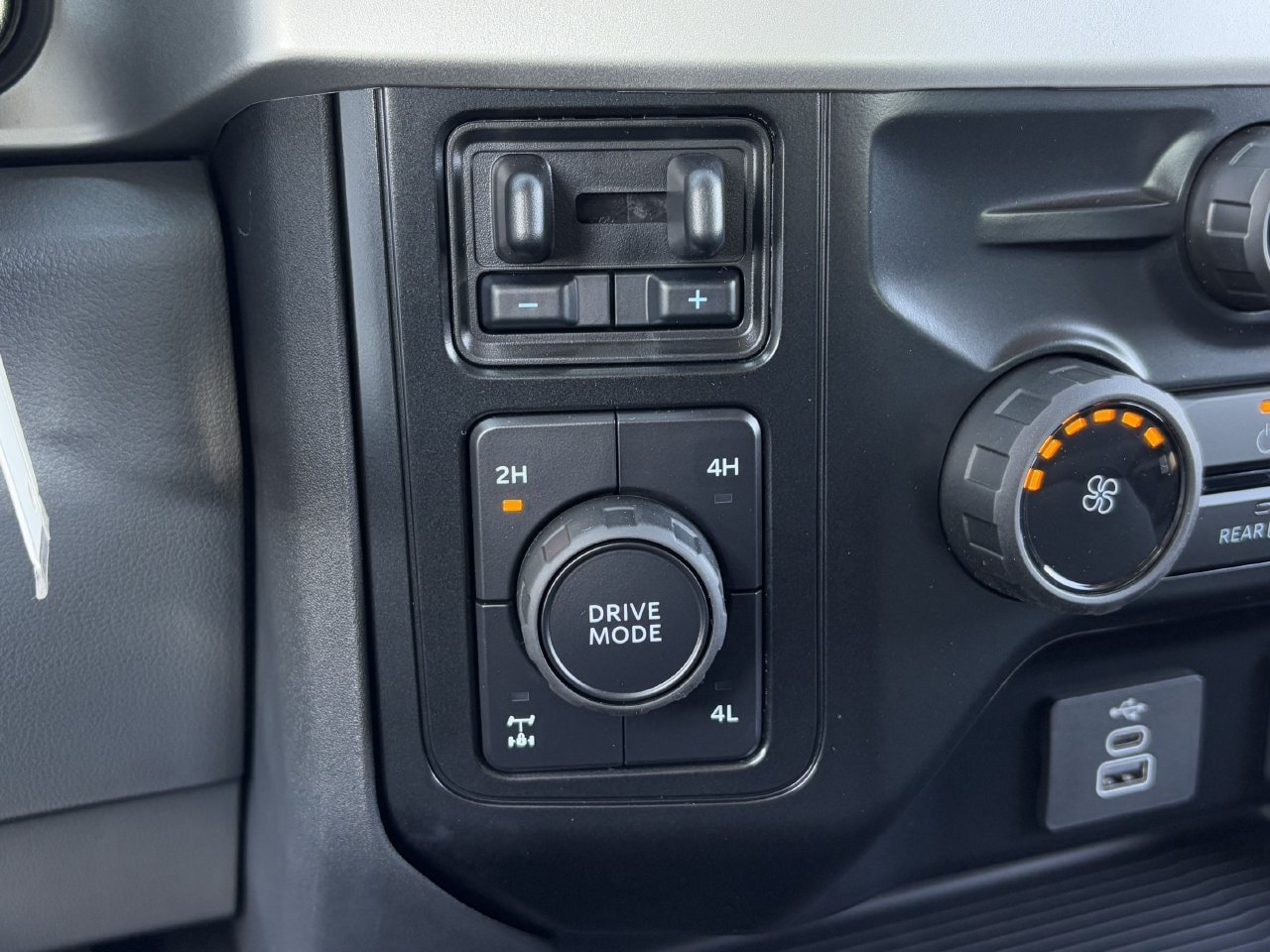 New 2026 Ford F350 XLT AWD/4WD image 18