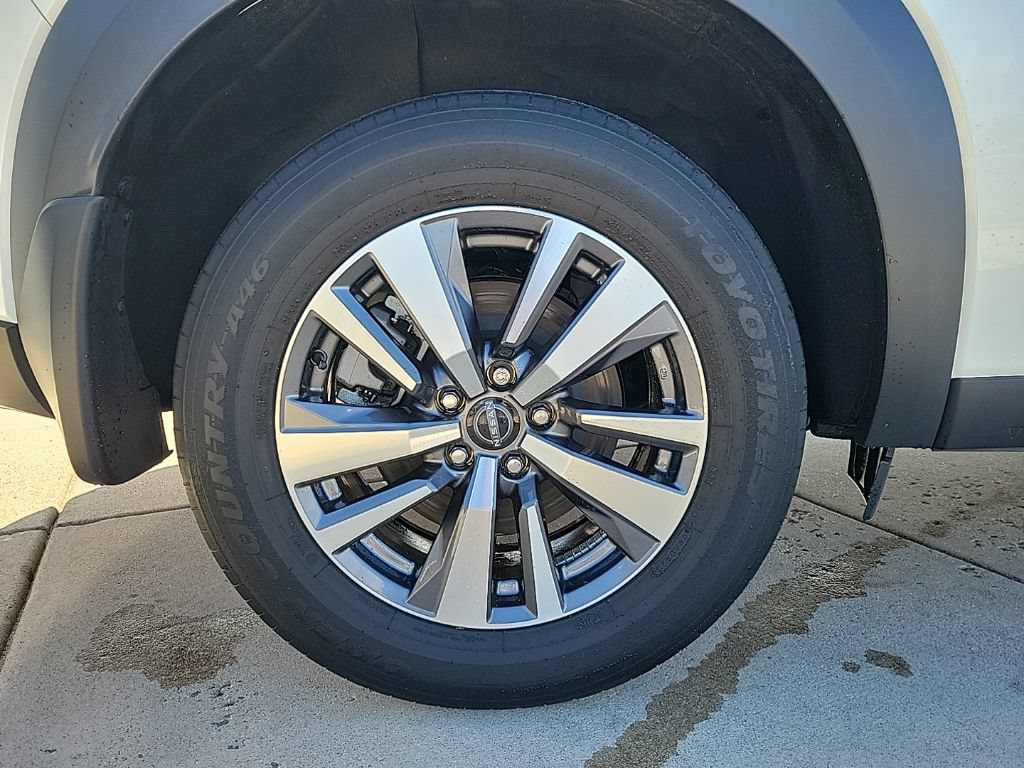 Used 2023 Nissan Pathfinder SL AWD/4WD image 10