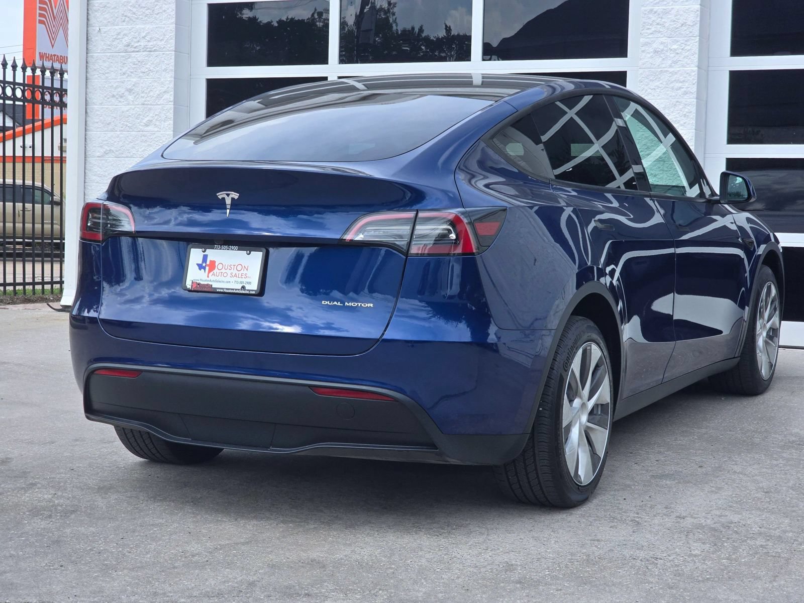 Used 2023 Tesla Model Y Long Range AWD/4WD image 4