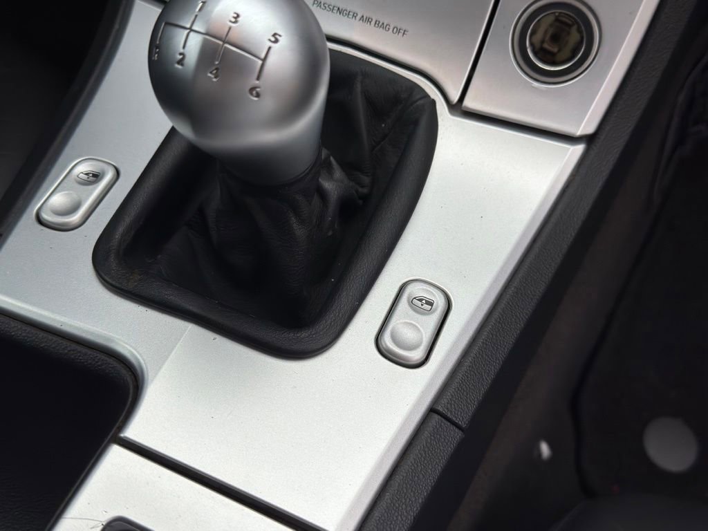 Used 2006 Chrysler Crossfire Limited image 25