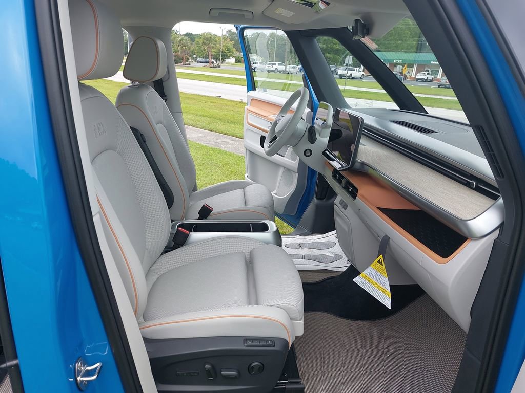 New 2025 Volkswagen ID. Buzz 1st Edition image 19