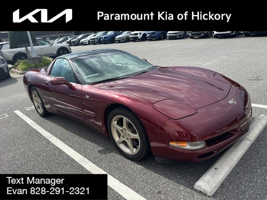 Used 2003 Chevrolet Corvette Coupe w/ Preferred Equipment Group RWD image 3