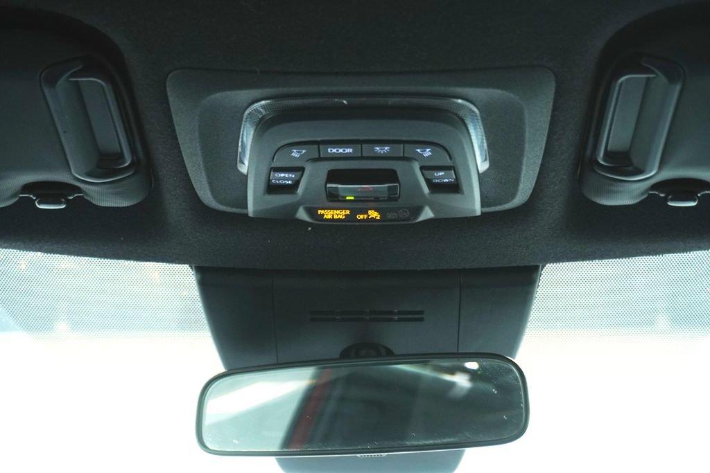 Used 2025 Toyota Corolla Cross AWD Hybrid w/ Moonroof Package image 20
