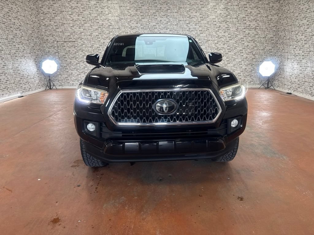 Used 2019 Toyota Tacoma TRD Sport RWD image 2