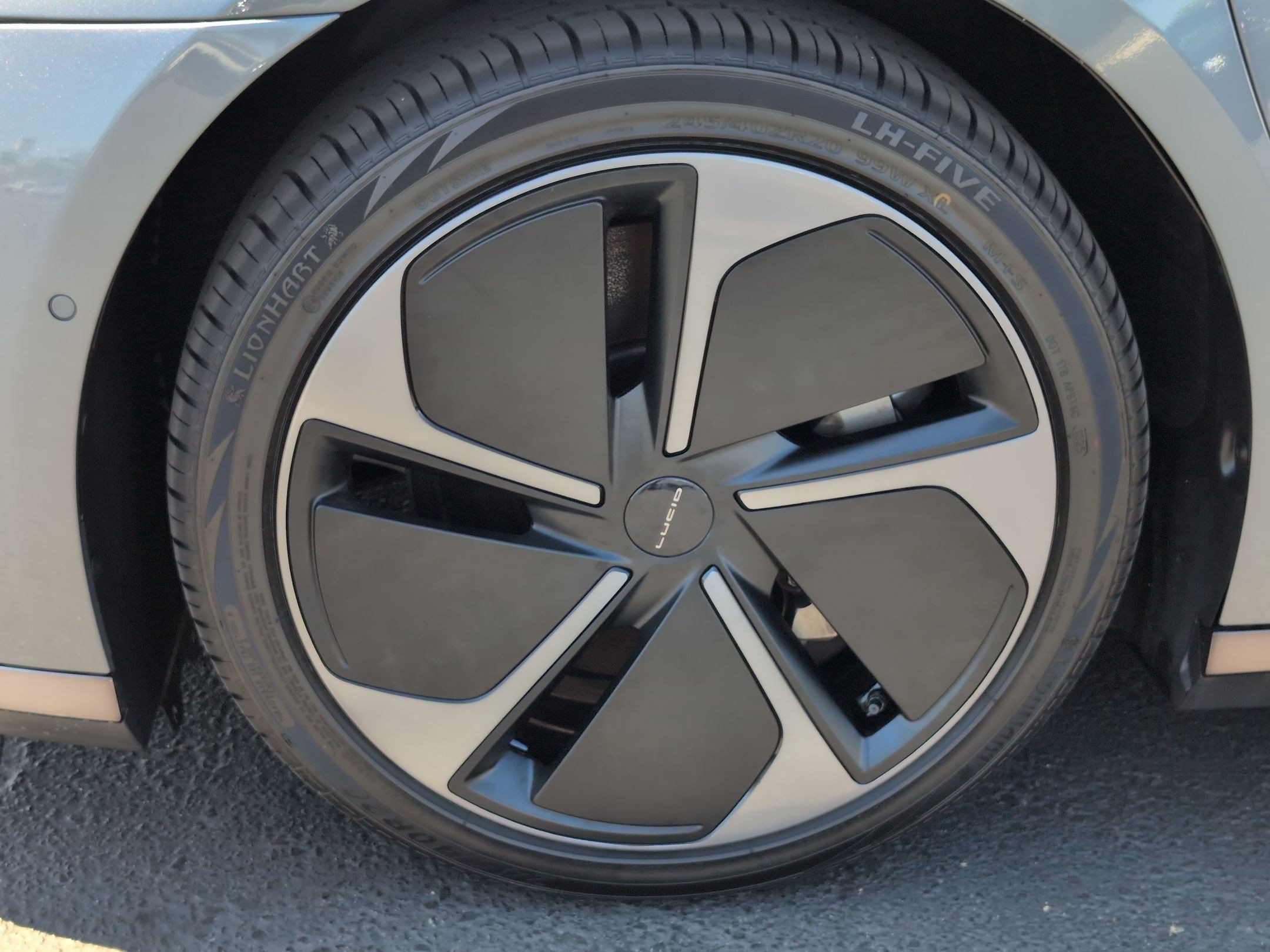Used 2024 Lucid Air Touring AWD/4WD image 13