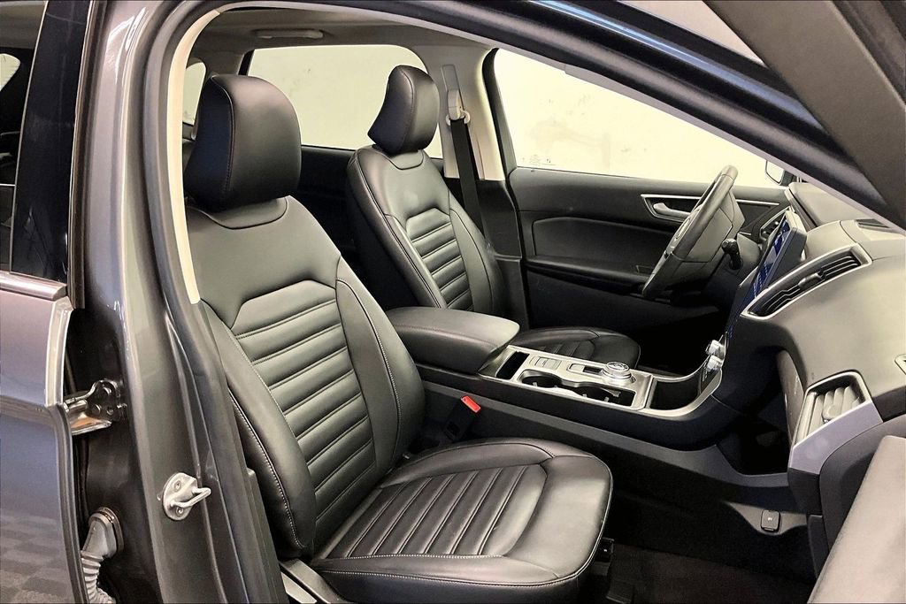 Used 2023 Ford Edge SEL w/ Convenience Package image 6
