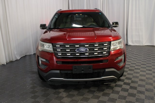 Used 2016 Ford Explorer XLT w/ Equipment Group 202A image 2