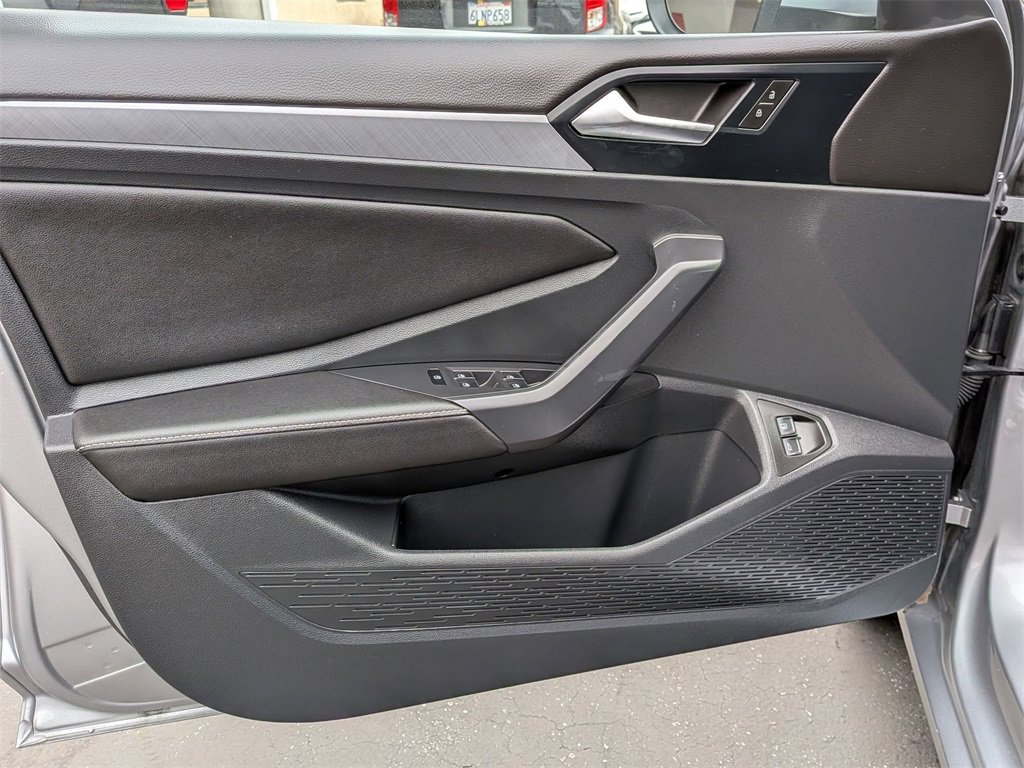 Used 2024 Volkswagen Jetta SE image 11