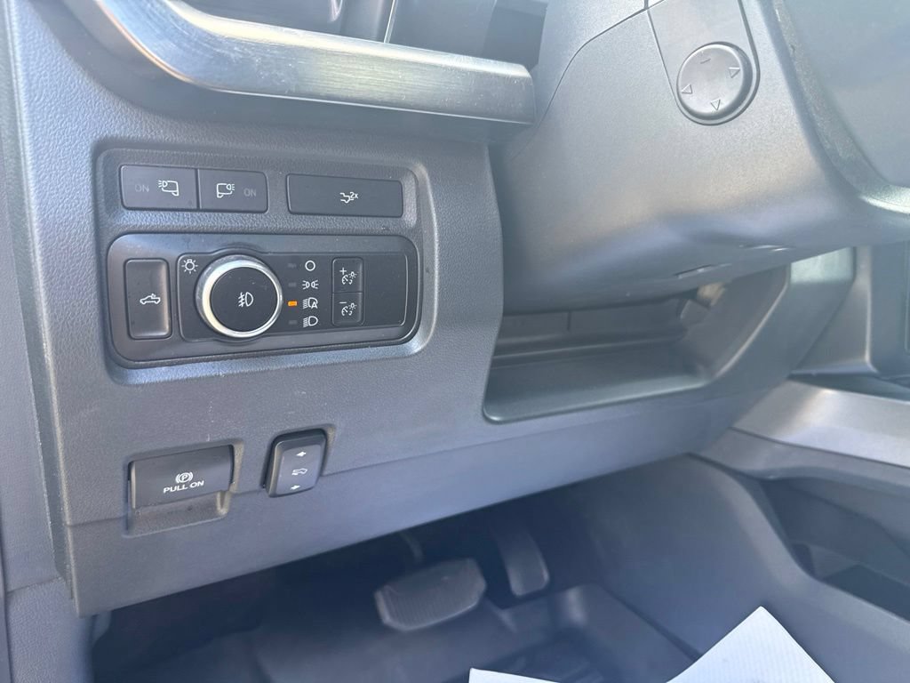 Used 2023 Ford F250 Lariat w/ Lariat Ultimate Package AWD/4WD image 13
