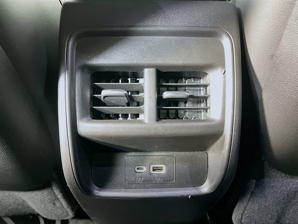 Used 2024 Cadillac XT4 Premium Luxury AWD/4WD image 31