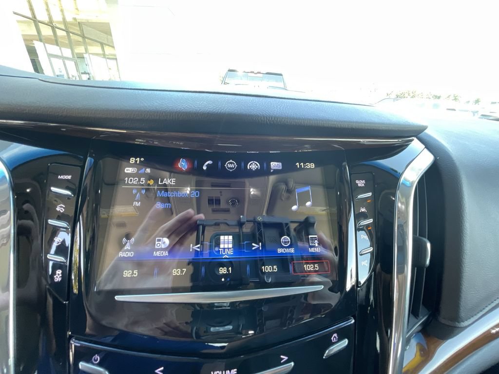 Certified 2018 Cadillac Escalade Premium Luxury AWD/4WD image 13