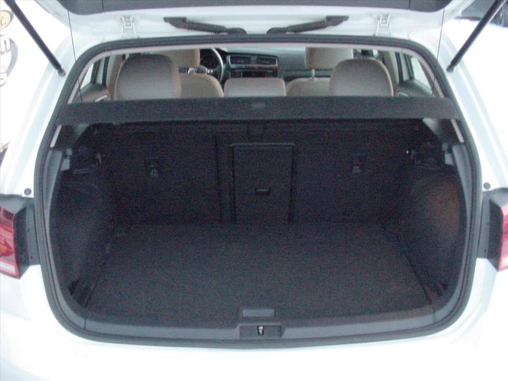 Used 2019 Volkswagen Golf S image 19