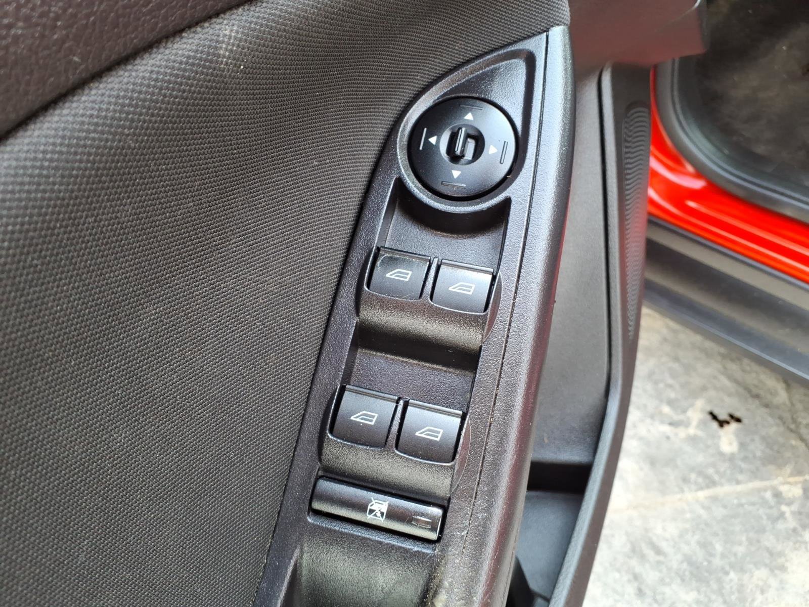 Used 2016 Ford Focus SE image 15