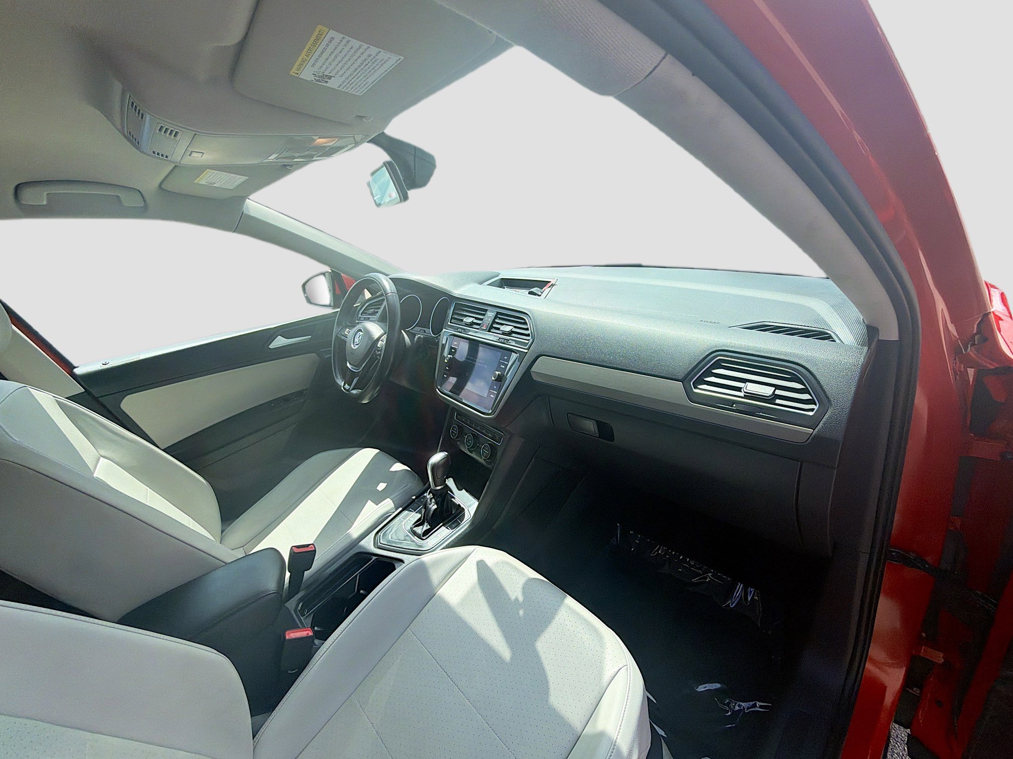 Used 2019 Volkswagen Tiguan SE image 30