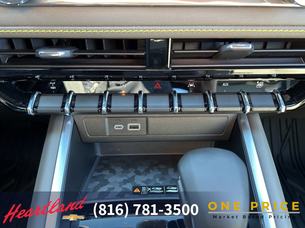 Used 2024 Chevrolet Colorado ZR2 w/ ZR2 Convenience Package III image 39