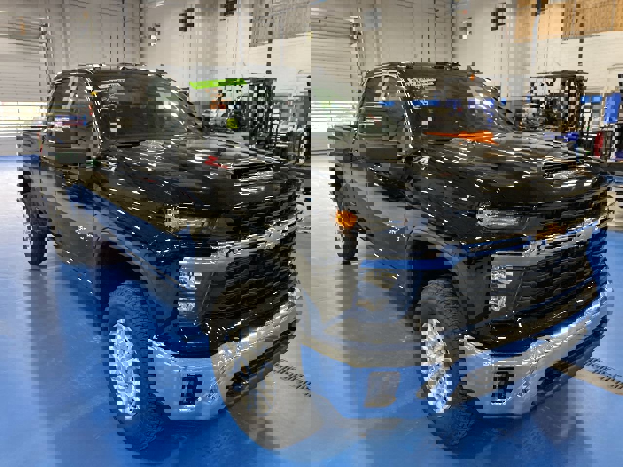 Used 2024 Chevrolet Silverado 2500 LT w/ All Star Edition AWD/4WD image 1