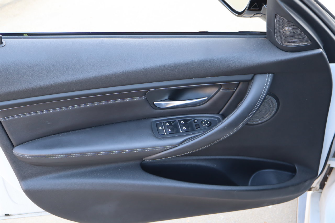 Used 2017 BMW M3 RWD image 18