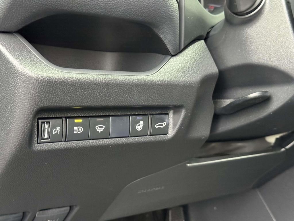 Used 2020 Toyota RAV4 XLE Premium image 10