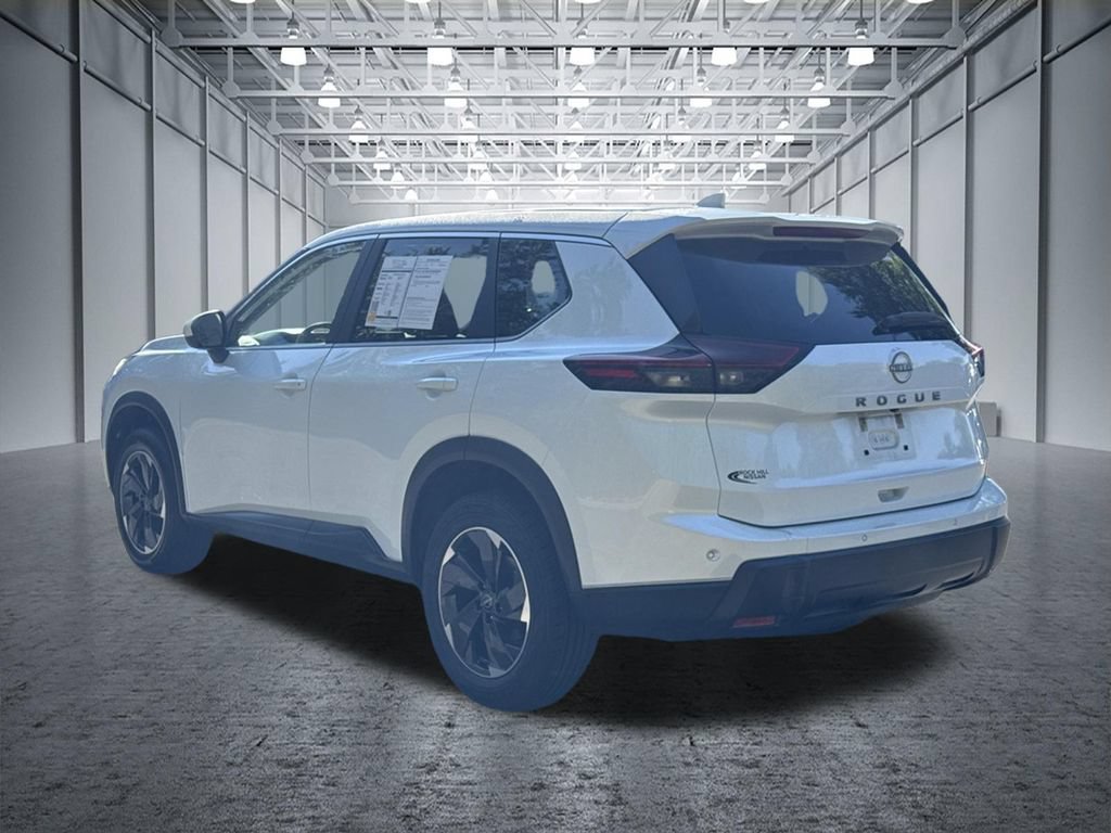 Certified 2025 Nissan Rogue SV FWD image 6